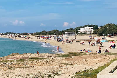 La spiaggia centrale di Lido Marini